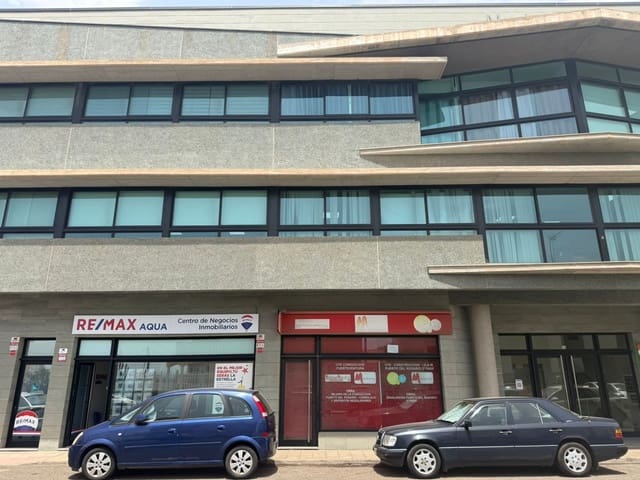 Commercial for sale in Puerto del Rosario - € 160,000 (Ref: 9966227)