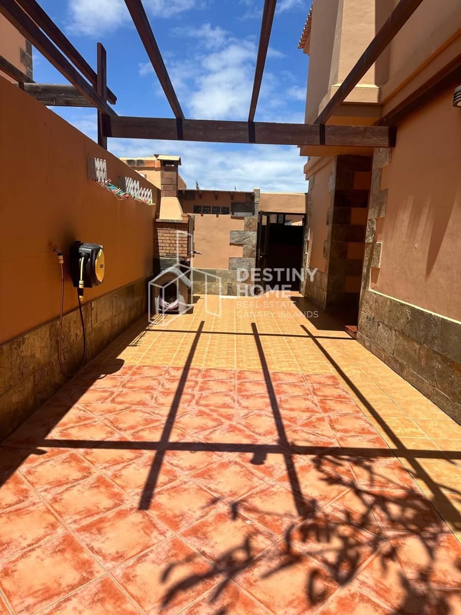 Chalet de 3 habitaciones en Puerto del Rosario en venta con garaje - 339.000 € (Ref: 9969252)