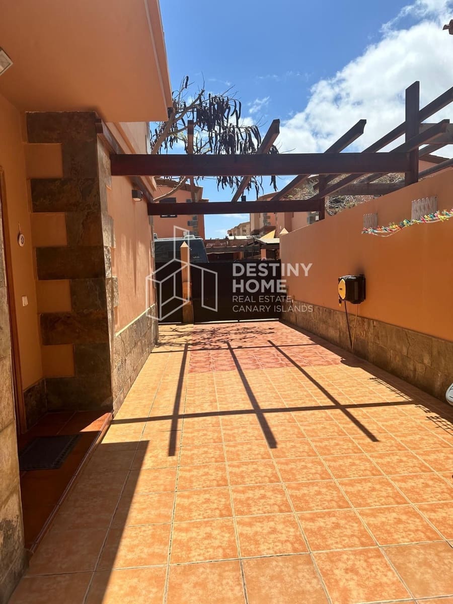 Chalet de 3 habitaciones en Puerto del Rosario en venta con garaje - 339.000 € (Ref: 9969252)