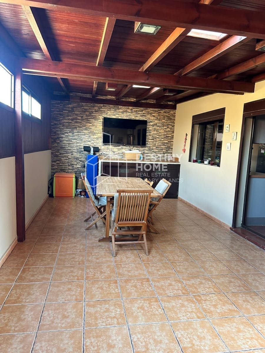 Chalet de 3 habitaciones en Puerto del Rosario en venta con garaje - 339.000 € (Ref: 9969252)