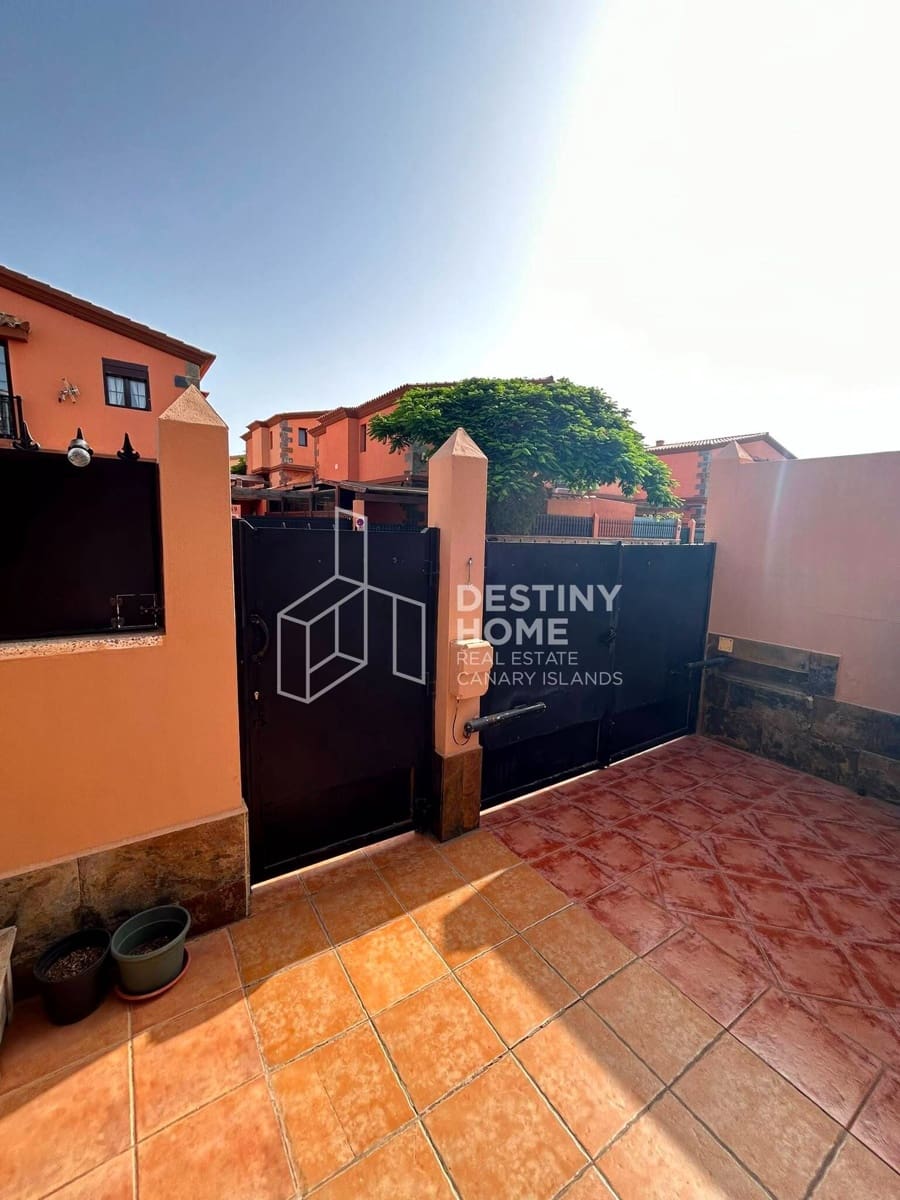 Chalet de 3 habitaciones en Puerto del Rosario en venta con garaje - 339.000 € (Ref: 9969252)