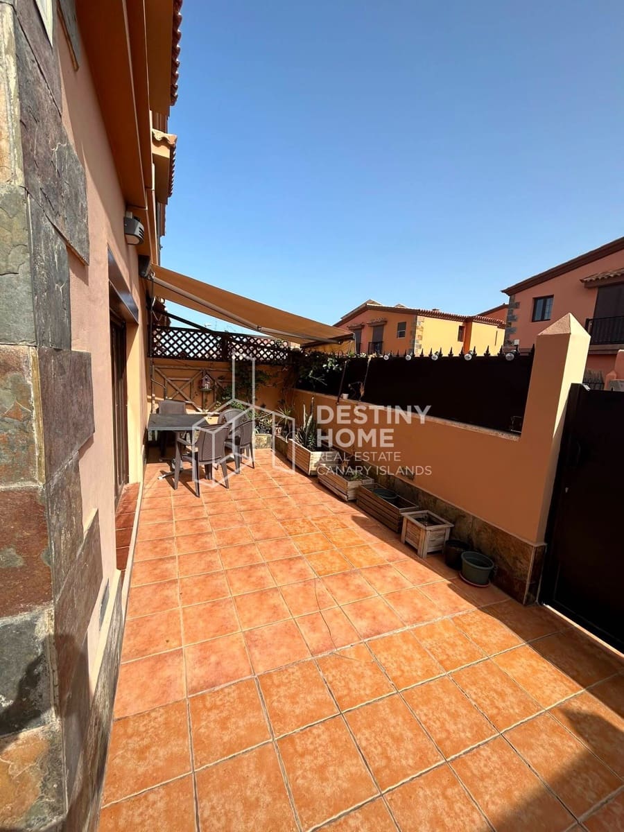 Chalet de 3 habitaciones en Puerto del Rosario en venta con garaje - 339.000 € (Ref: 9969252)