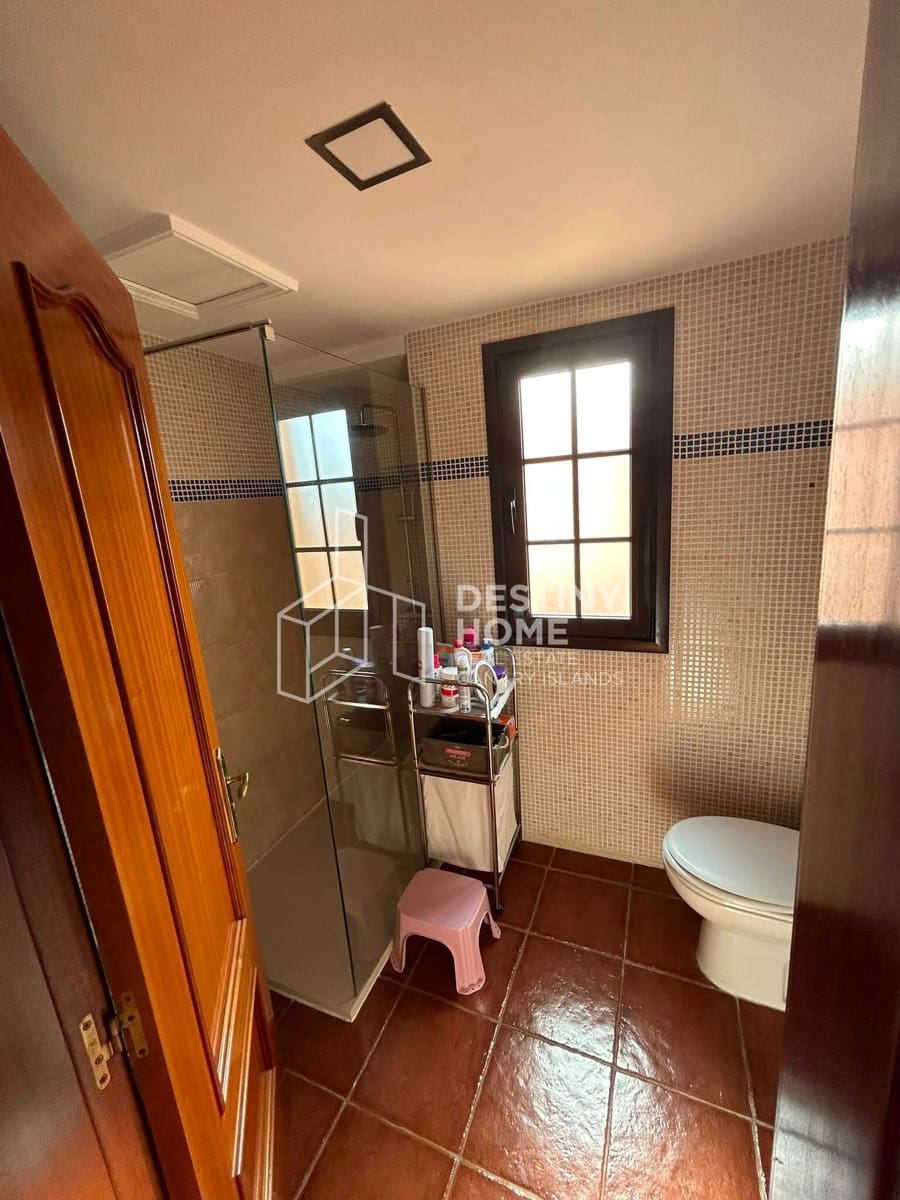 Chalet de 3 habitaciones en Puerto del Rosario en venta con garaje - 339.000 € (Ref: 9969252)
