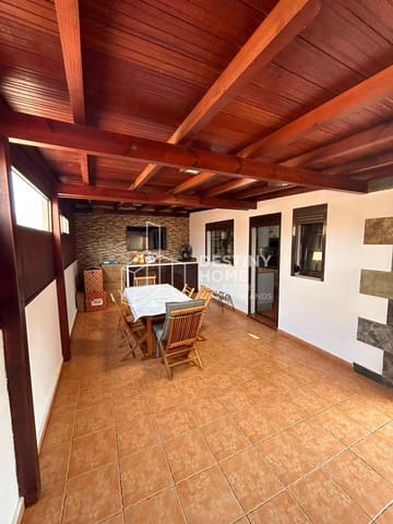 3 bedroom Villa for sale in Puerto del Rosario with garage - € 339,000 (Ref: 9969252)