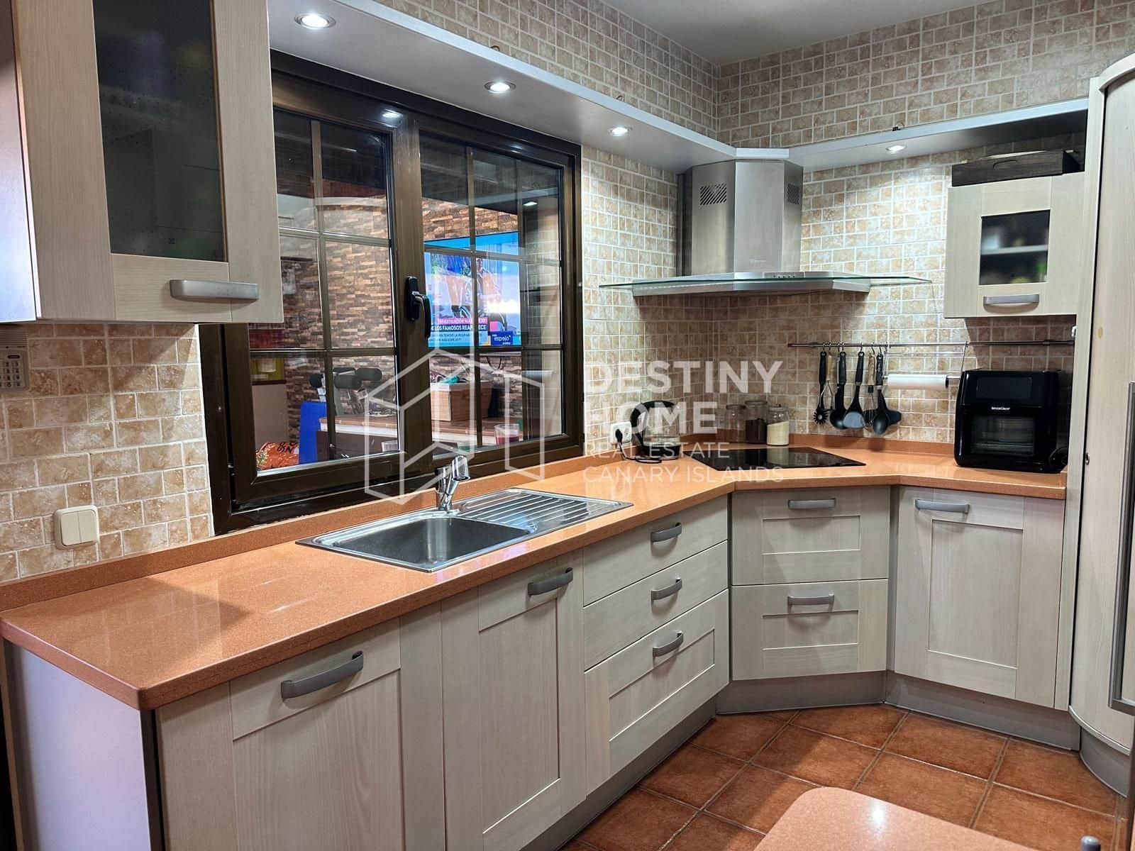 Chalet de 3 habitaciones en Puerto del Rosario en venta con garaje - 339.000 € (Ref: 9969252)