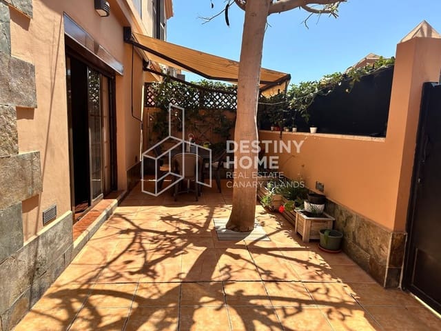 3 soverom Villa til salgs i Puerto del Rosario med garasje - € 339 000 (Ref: 9969252)