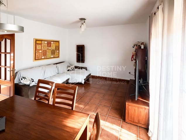3 soveværelse Villa til salg i Puerto del Rosario med garage - € 305.000 (Ref: 9969252)