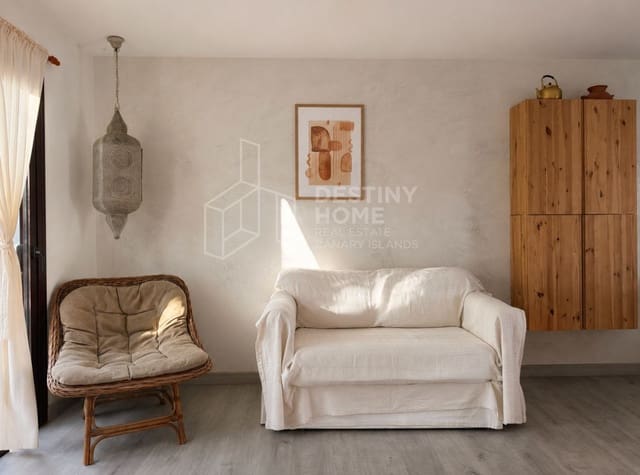 Pareado de 2 habitaciones en Corralejo, La Oliva en venta con piscina garaje - 315.000 € (Ref: 9974719)