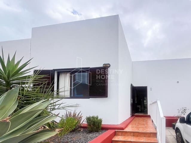 2 soverom Kjedet enebolig til salgs i Corralejo, La Oliva med svømmebasseng garasje - € 300 000 (Ref: 9974719)