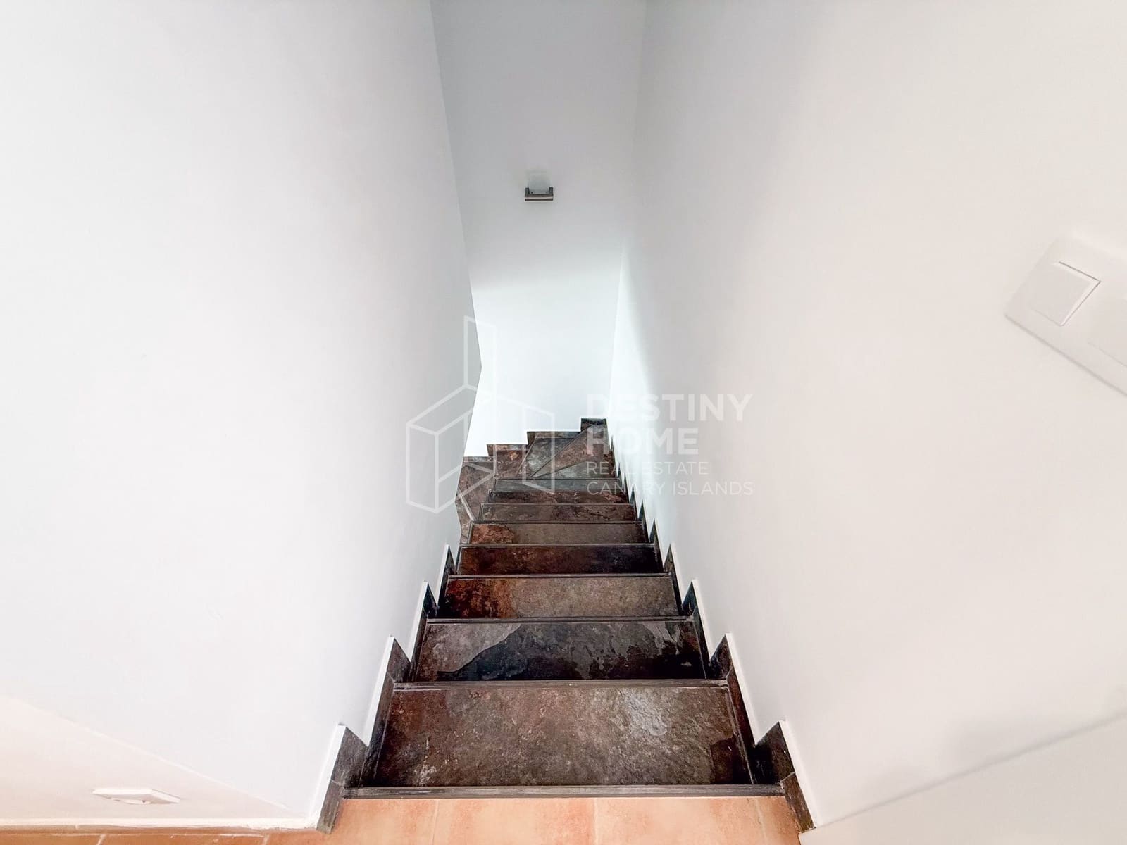 3 bedroom Townhouse for sale in La Oliva with garage - € 249,000 (Ref: 9976826)