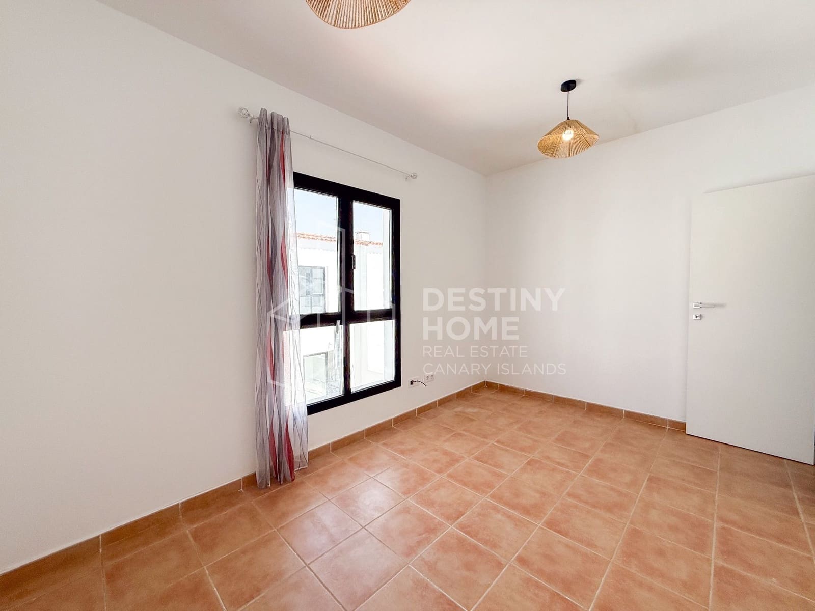 3 bedroom Townhouse for sale in La Oliva with garage - € 249,000 (Ref: 9976826)