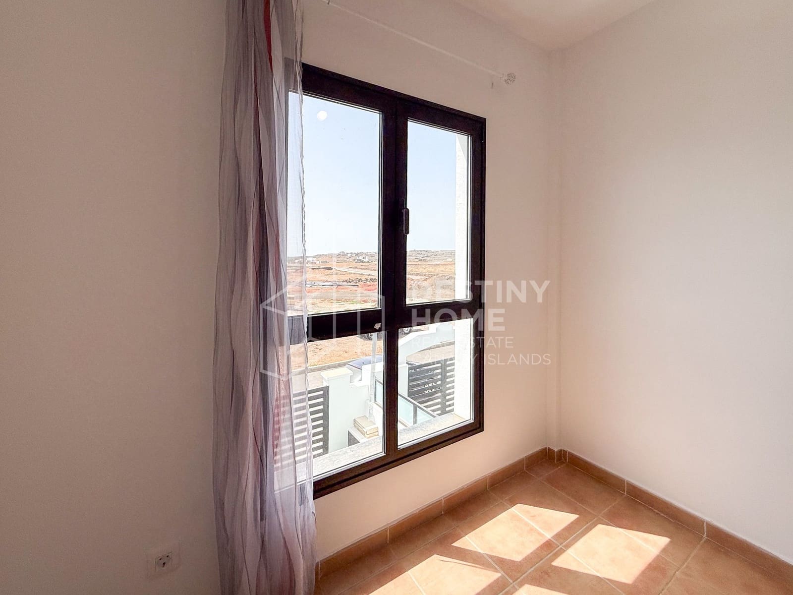 3 bedroom Townhouse for sale in La Oliva with garage - € 249,000 (Ref: 9976826)