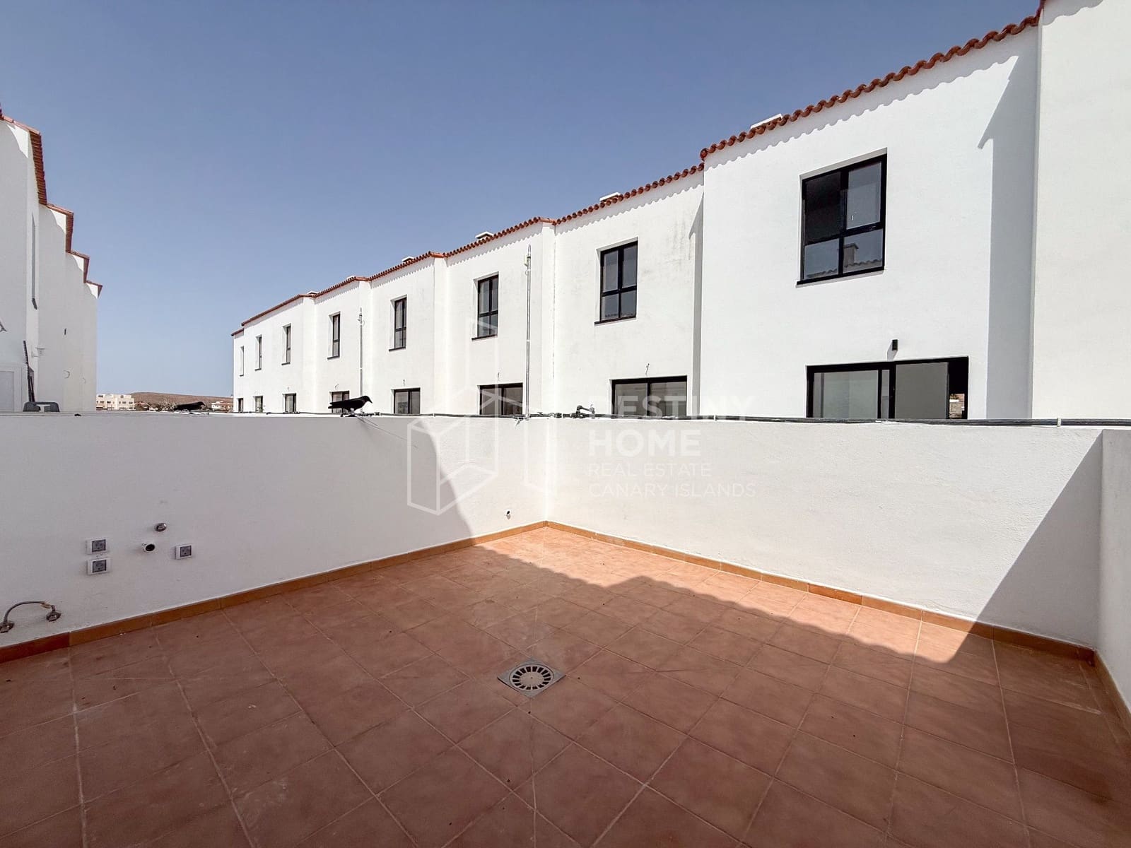 3 bedroom Townhouse for sale in La Oliva with garage - € 249,000 (Ref: 9976826)
