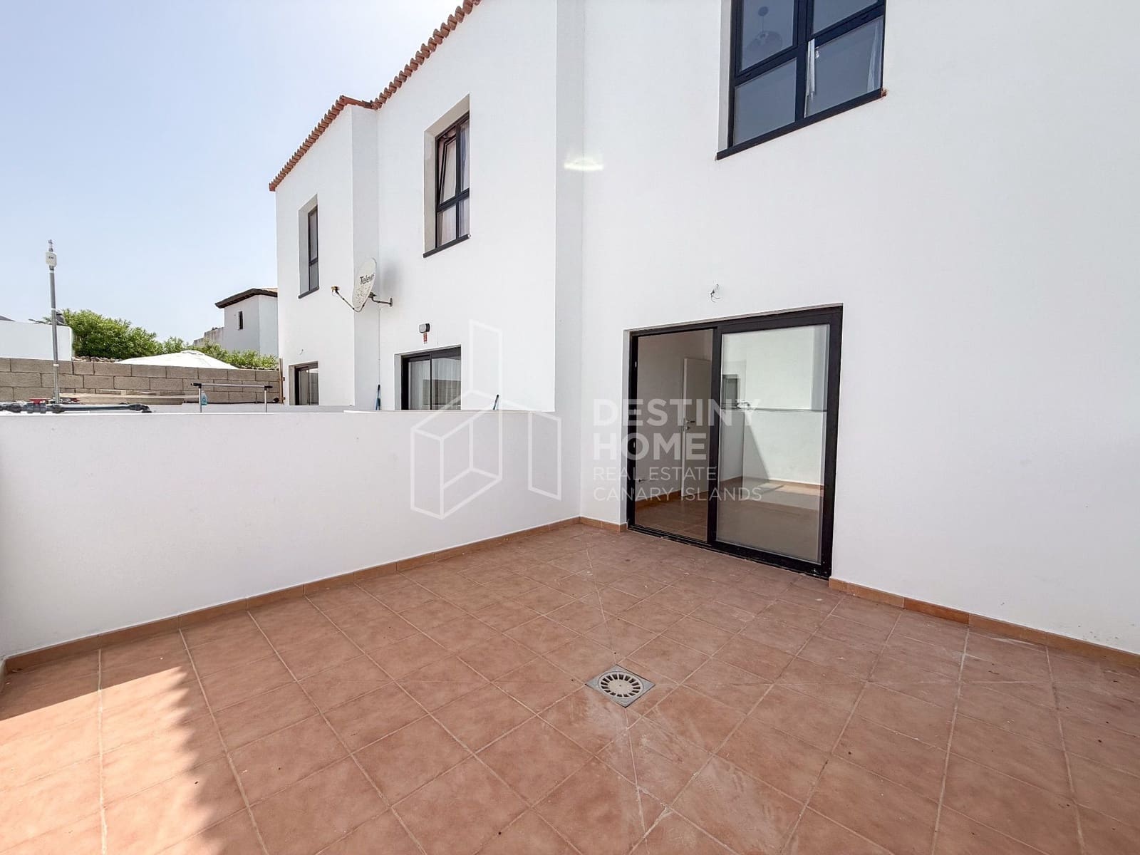 3 bedroom Townhouse for sale in La Oliva with garage - € 249,000 (Ref: 9976826)