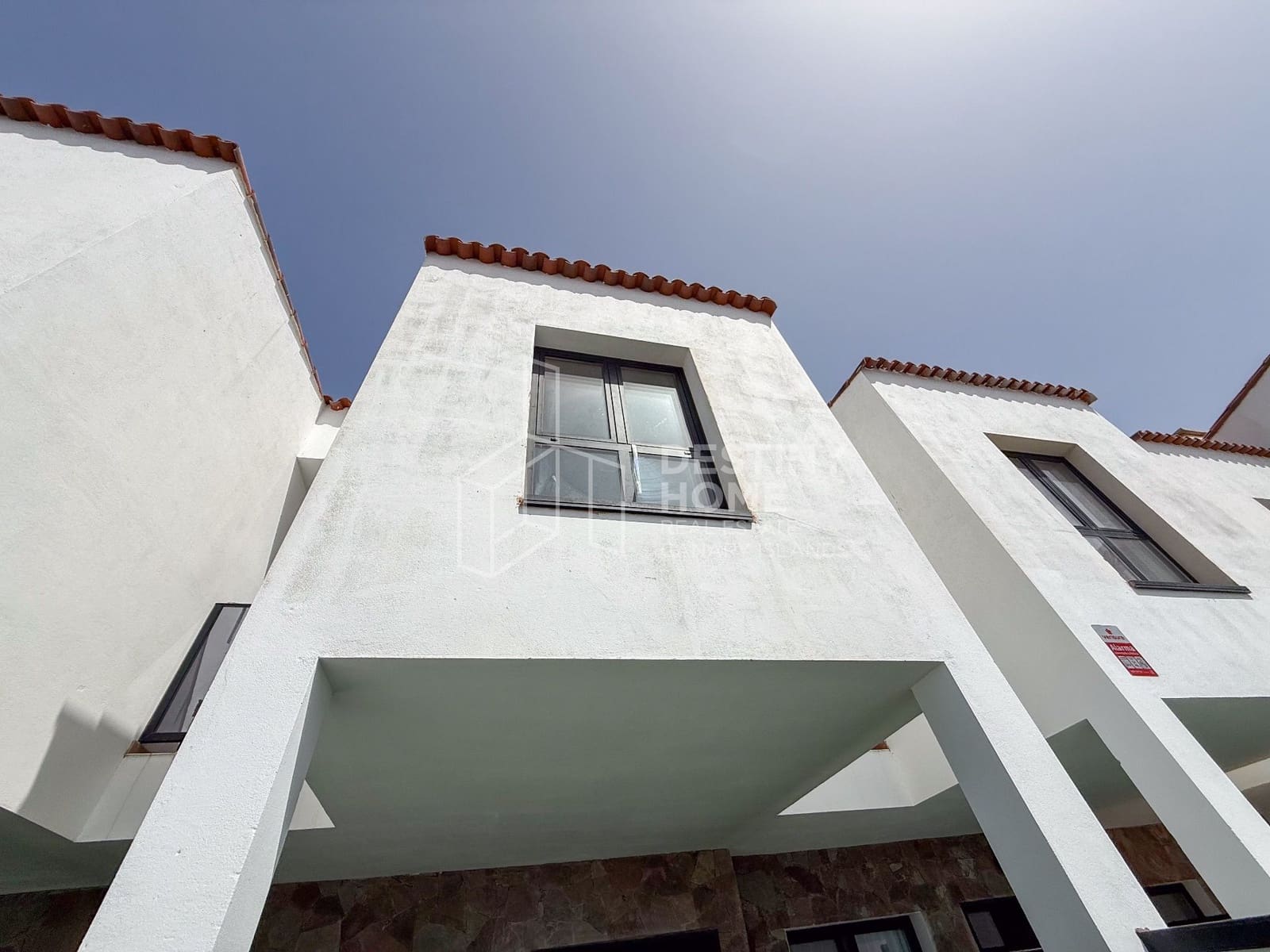 3 bedroom Townhouse for sale in La Oliva with garage - € 249,000 (Ref: 9976826)