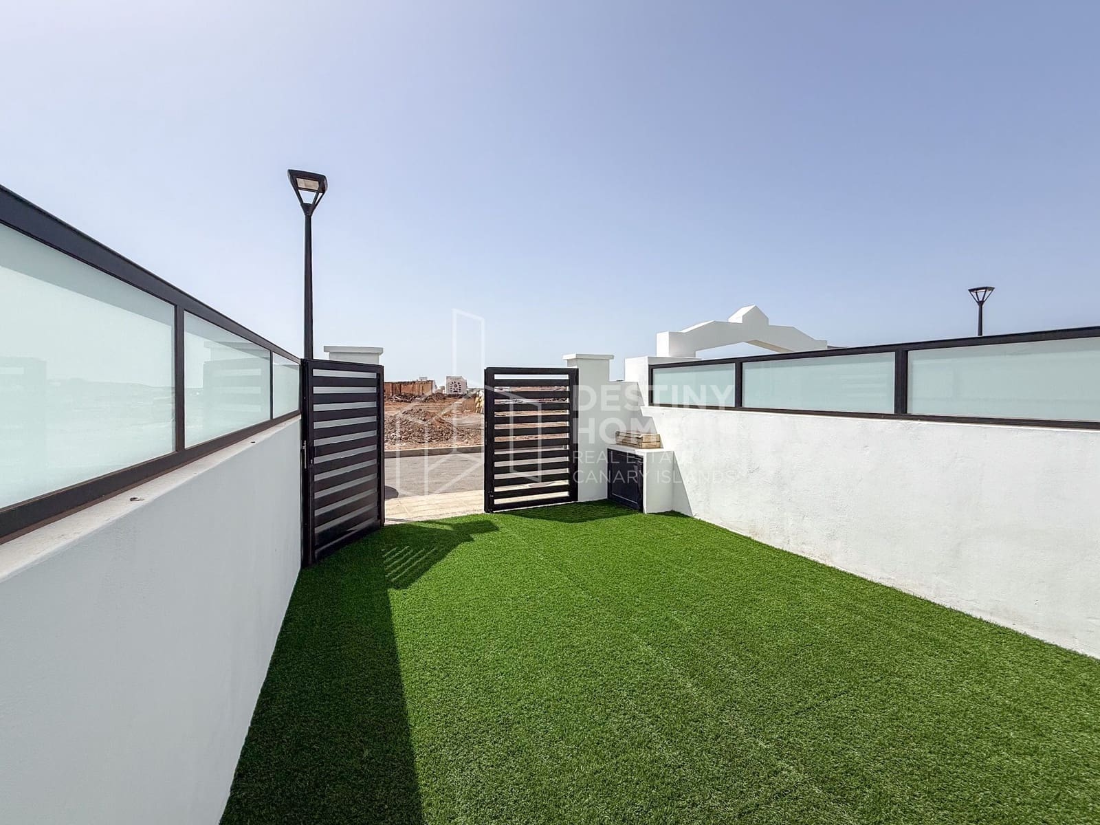 3 bedroom Townhouse for sale in La Oliva with garage - € 249,000 (Ref: 9976826)