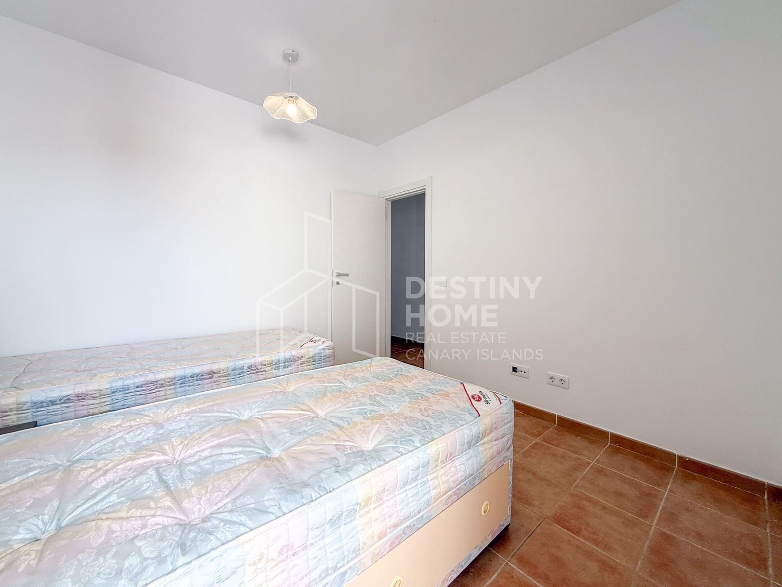 3 bedroom Townhouse for sale in La Oliva with garage - € 249,000 (Ref: 9976826)
