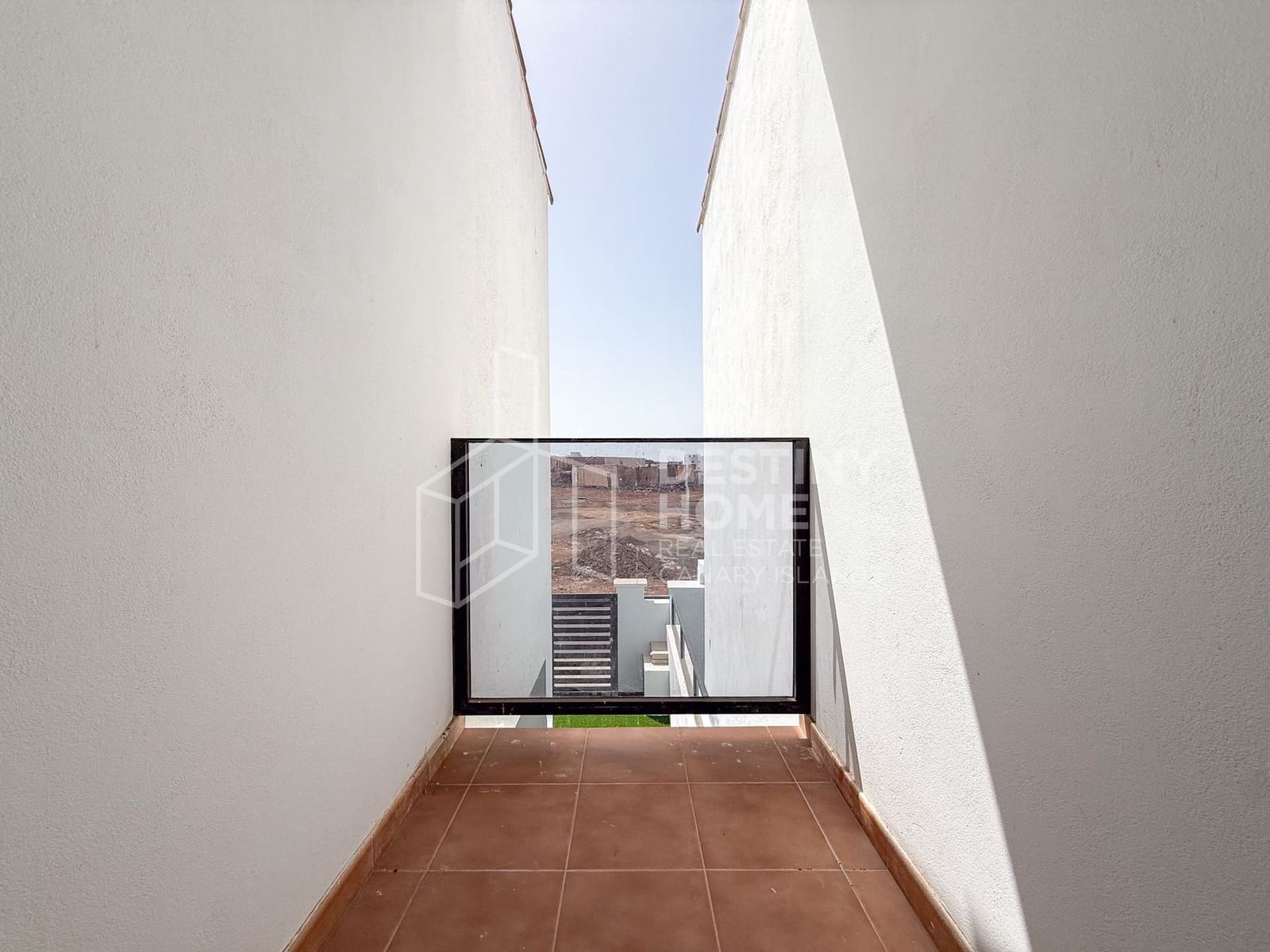 3 bedroom Townhouse for sale in La Oliva with garage - € 249,000 (Ref: 9976826)