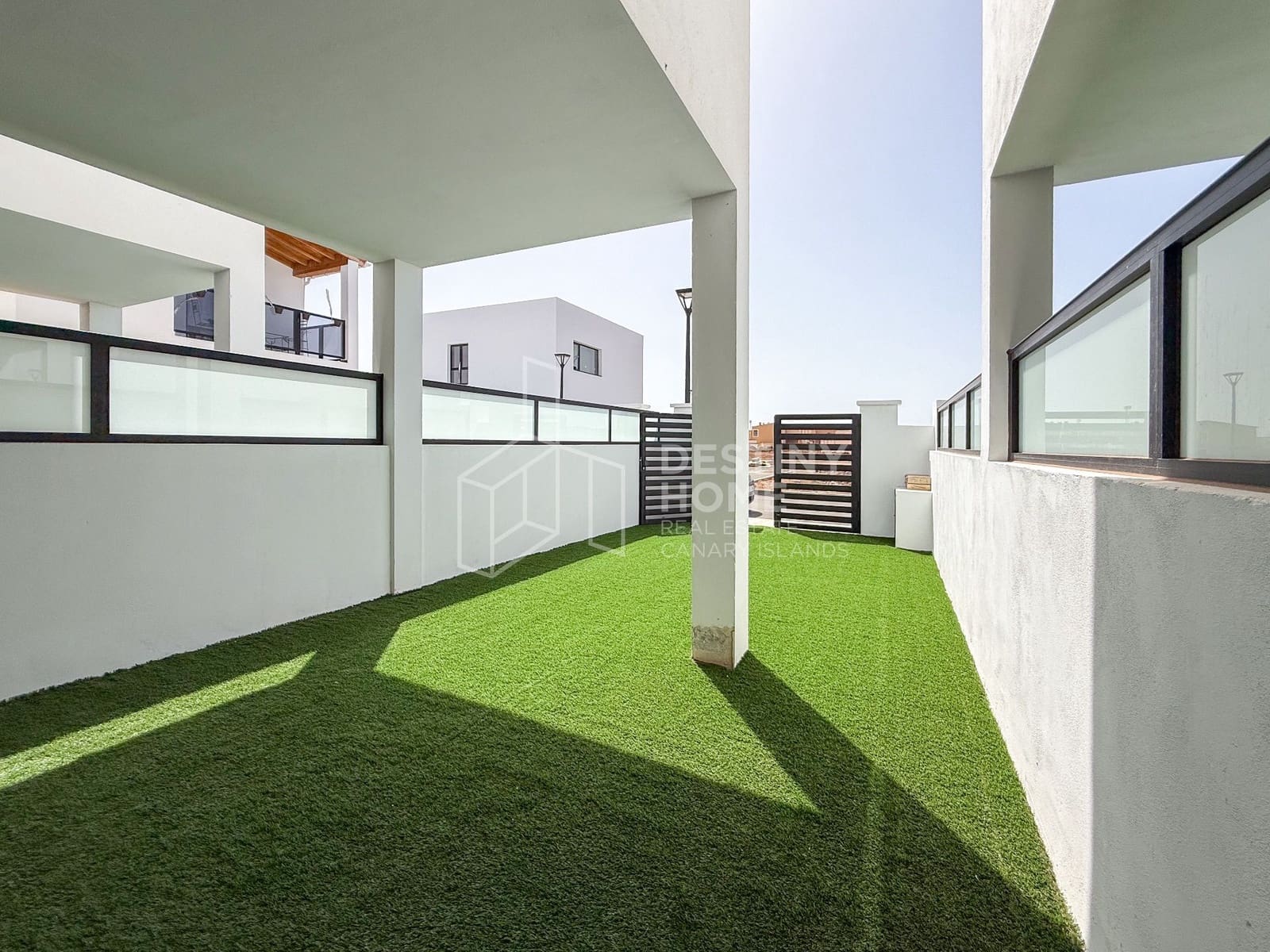 3 bedroom Townhouse for sale in La Oliva with garage - € 249,000 (Ref: 9976826)