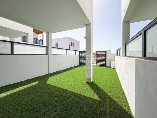 3 slaapkamer Huis te koop in La Oliva met garage - € 249.000 (Ref: 9976826)