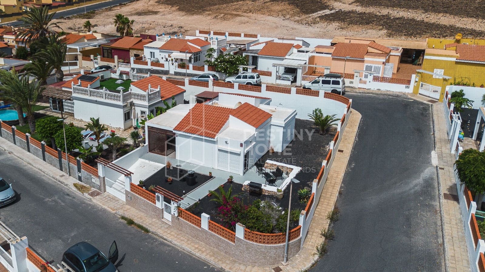 2 bedroom Villa for sale in Parque Holandes with garage - € 315,000 (Ref: 9976827)