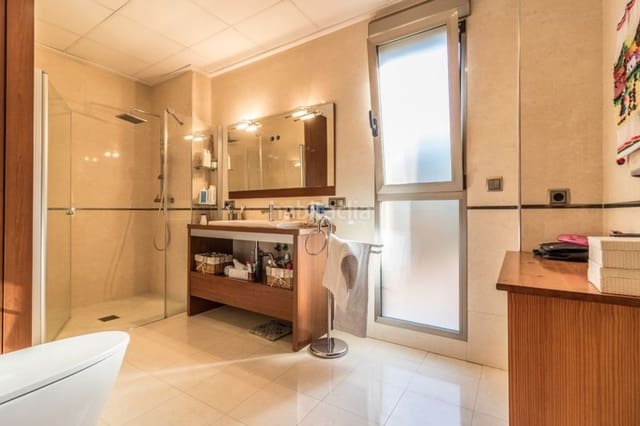 4 bedroom Villa for sale in L'Alcúdia with garage - € 495,000 (Ref: 6641522)