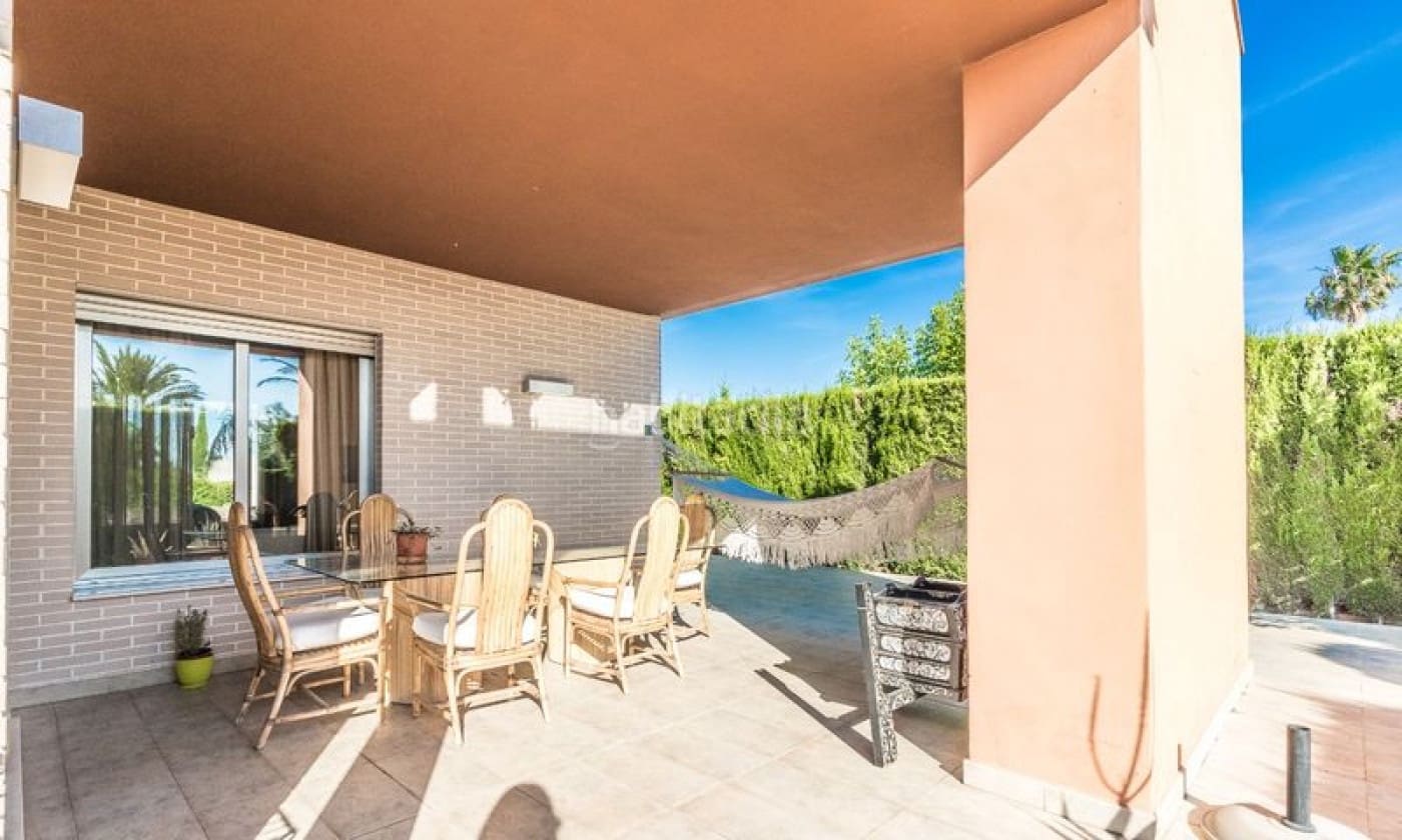 4 soveværelse Villa til salg i L'Alcudia med garage - € 495.000 (Ref: 6641522)