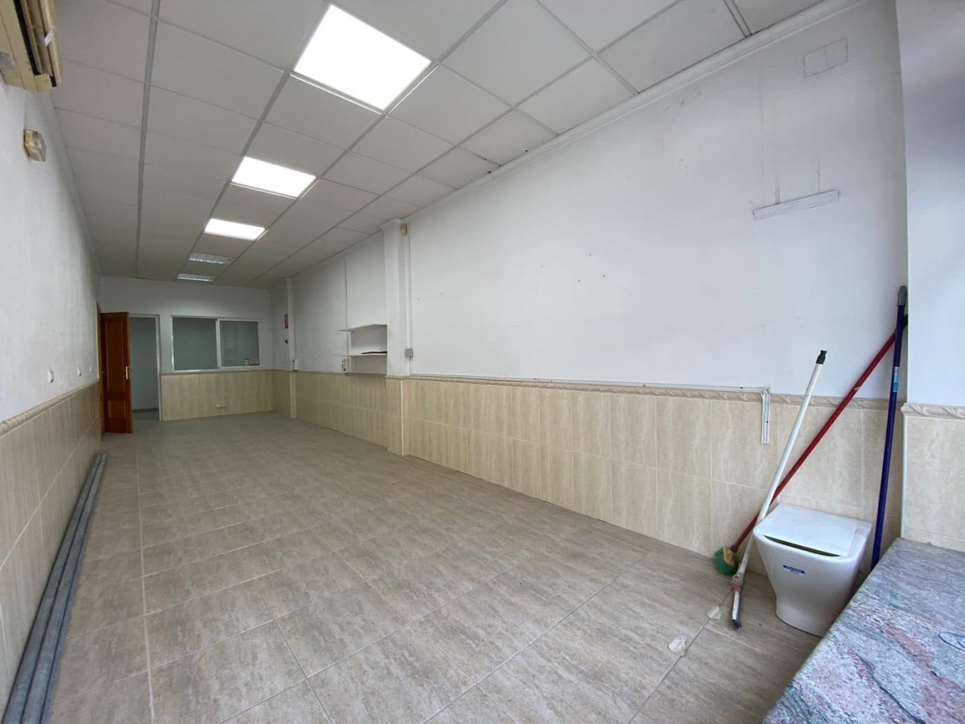 Local Commercial à vendre à Manuel - 85 000 € (Ref: 6641637)