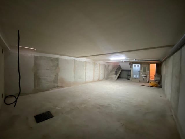 Commercial for sale in Manuel - € 85,000 (Ref: 6641637)