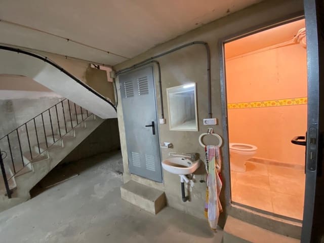 Commercial for sale in Manuel - € 85,000 (Ref: 6641637)