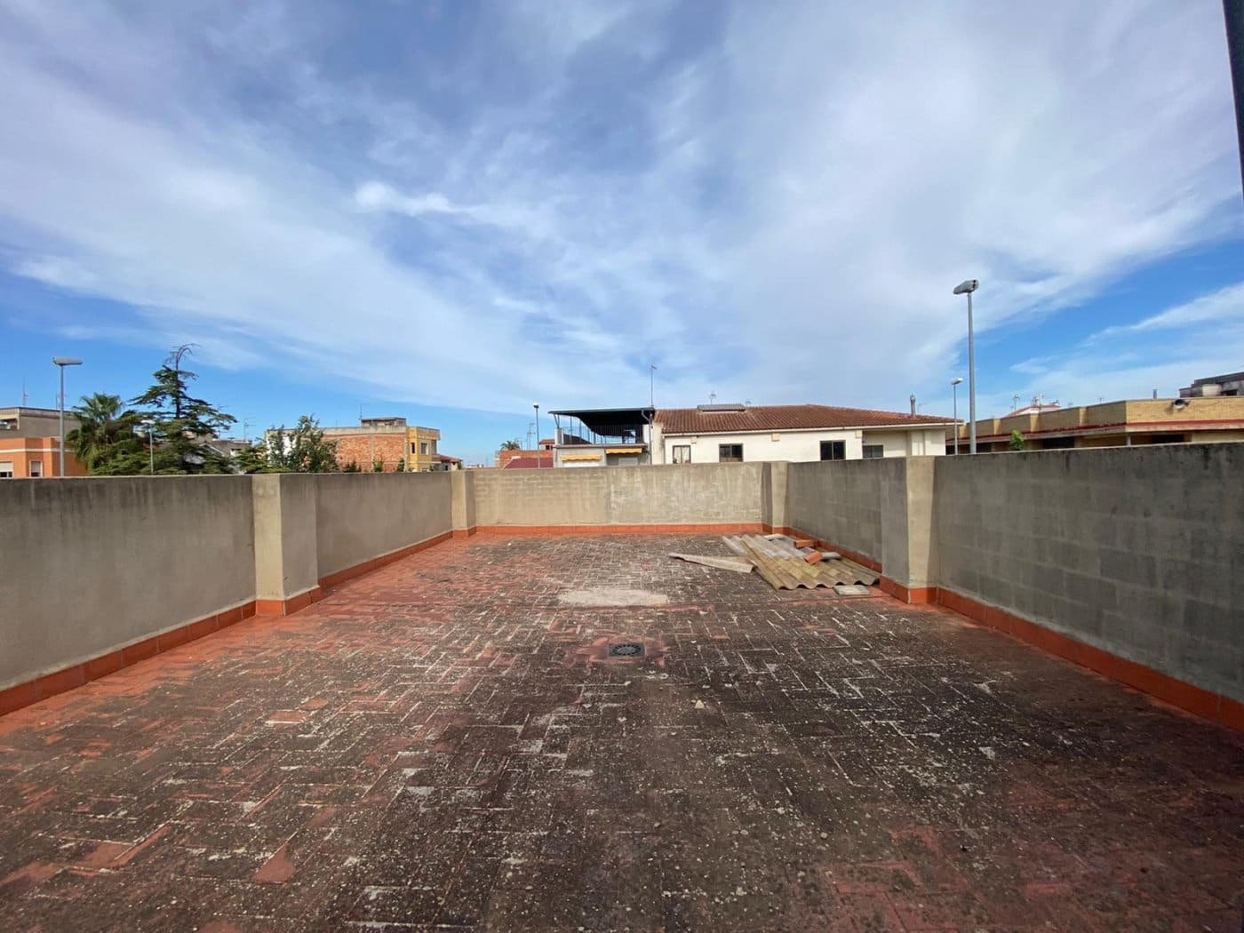 Local Commercial à vendre à Manuel - 85 000 € (Ref: 6641637)