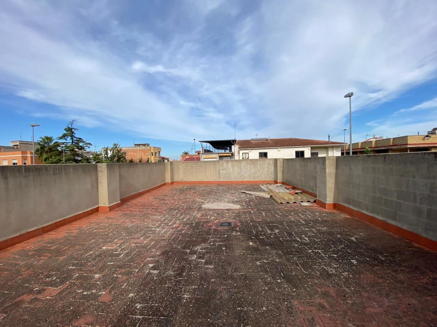 Local Commercial à vendre à Manuel - 85 000 € (Ref: 6641637)