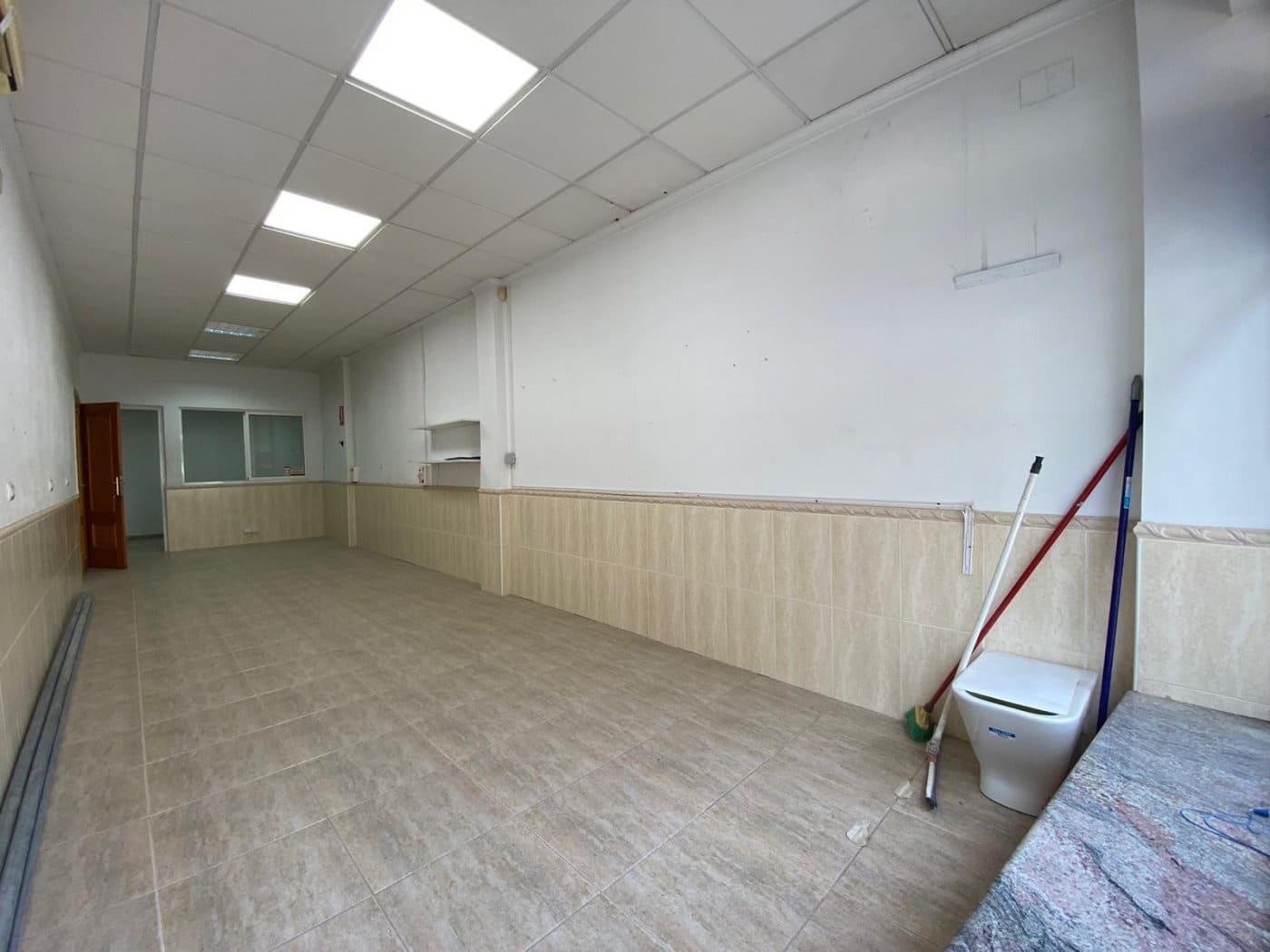Local Commercial à vendre à Manuel - 85 000 € (Ref: 6641637)