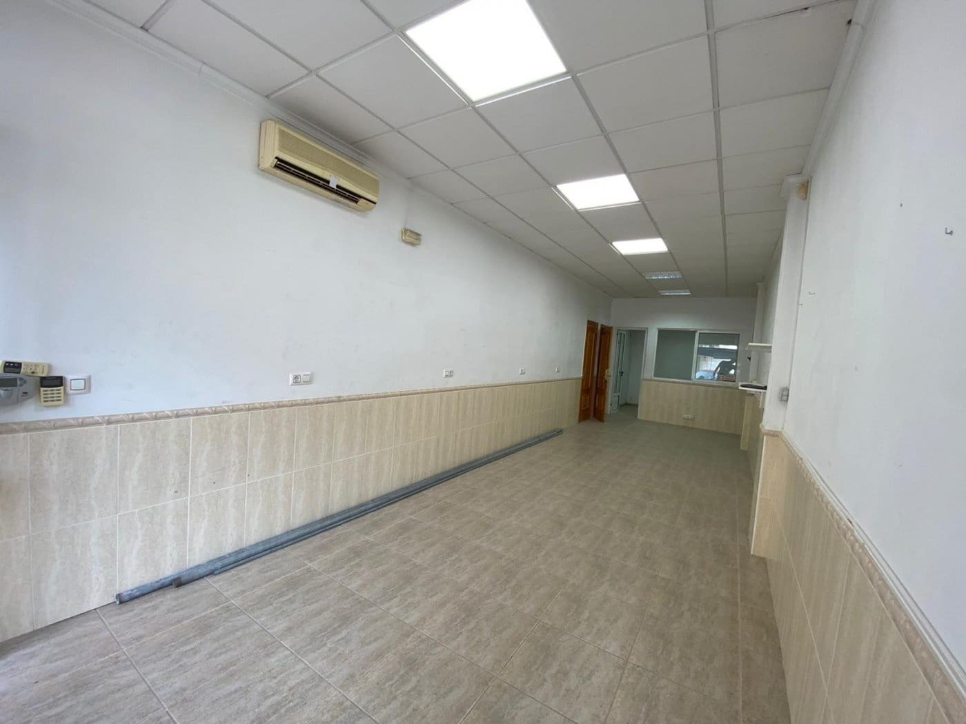 Local Commercial à vendre à Manuel - 85 000 € (Ref: 6641637)