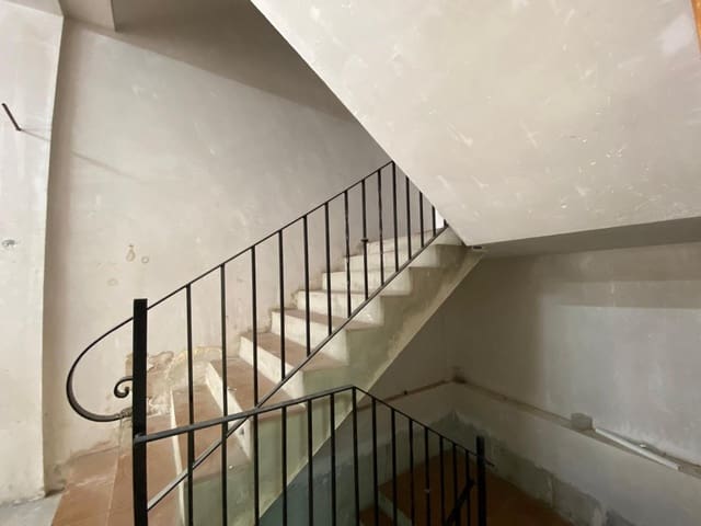 Commercial for sale in Manuel - € 85,000 (Ref: 6641637)