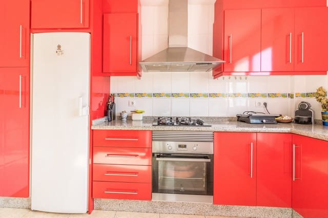 Adosado de 3 habitaciones en Beneixida en venta con piscina garaje - 260.000 € (Ref: 6641798)