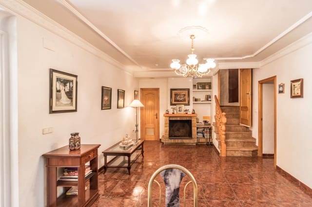 3 bedroom Townhouse for sale in San Juan de Enova with garage - € 145,000 (Ref: 7102785)