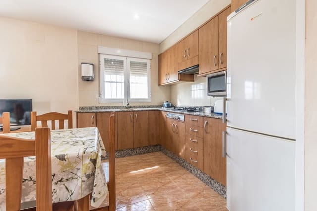 3 soveværelse Finca/Landehus til salg i Llombai med swimmingpool garage - € 185.000 (Ref: 7255043)