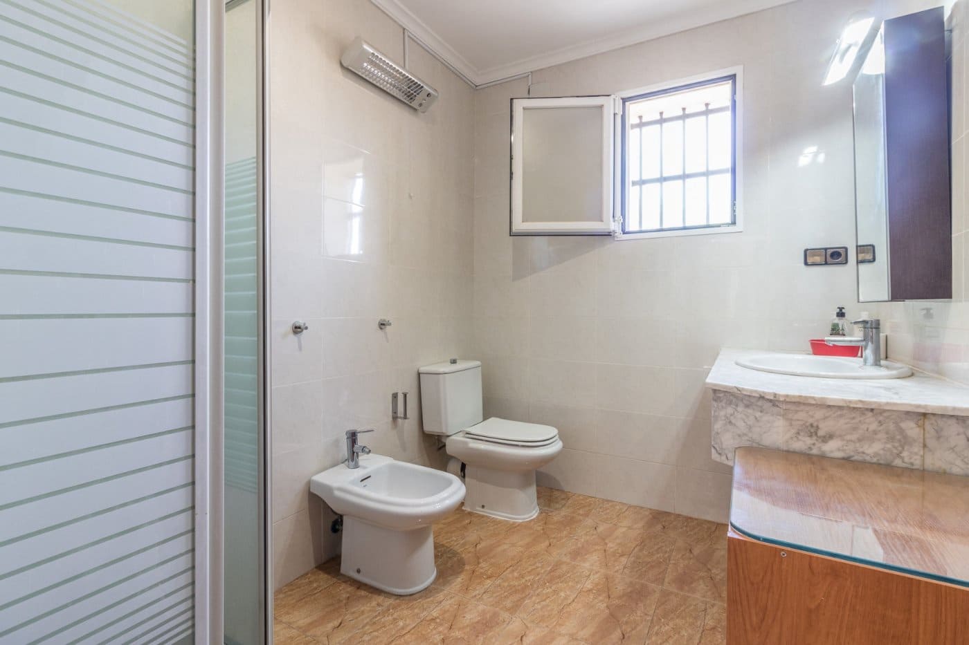 3 soveværelse Finca/Landehus til salg i Llombai med swimmingpool garage - € 185.000 (Ref: 7255043)