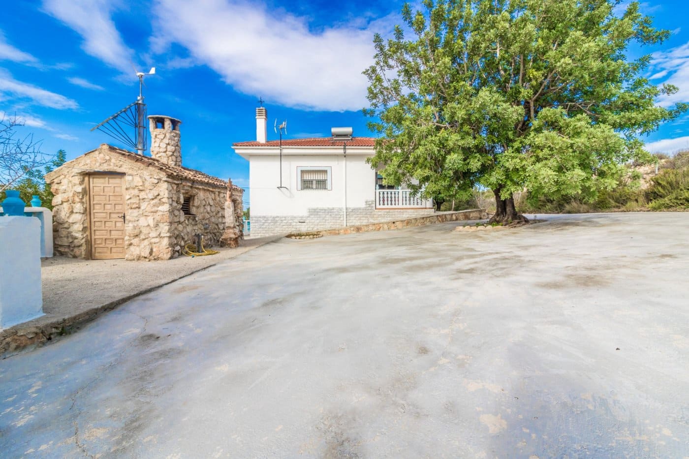 3 soveværelse Finca/Landehus til salg i Llombai med swimmingpool garage - € 185.000 (Ref: 7255043)