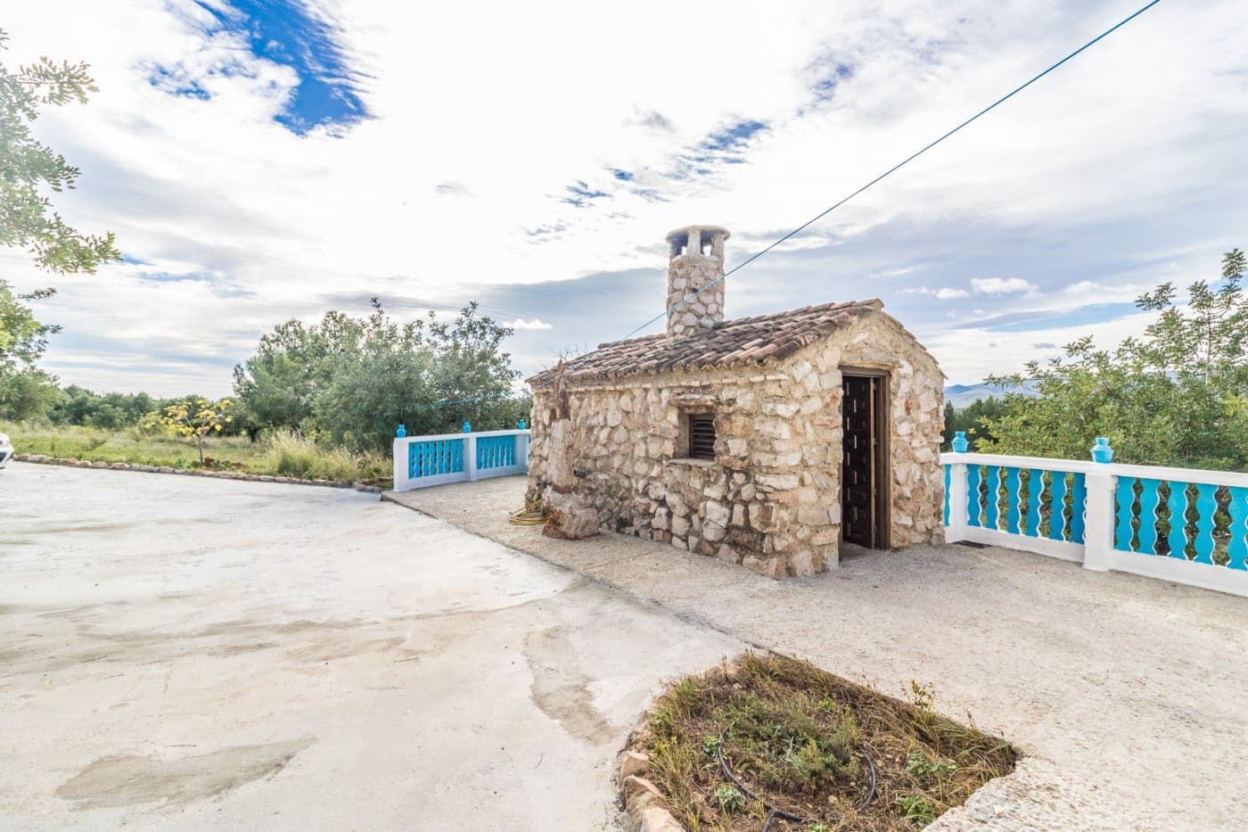 3 soveværelse Finca/Landehus til salg i Llombai med swimmingpool garage - € 185.000 (Ref: 7255043)