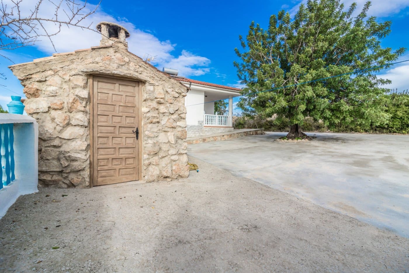 3 soveværelse Finca/Landehus til salg i Llombai med swimmingpool garage - € 185.000 (Ref: 7255043)