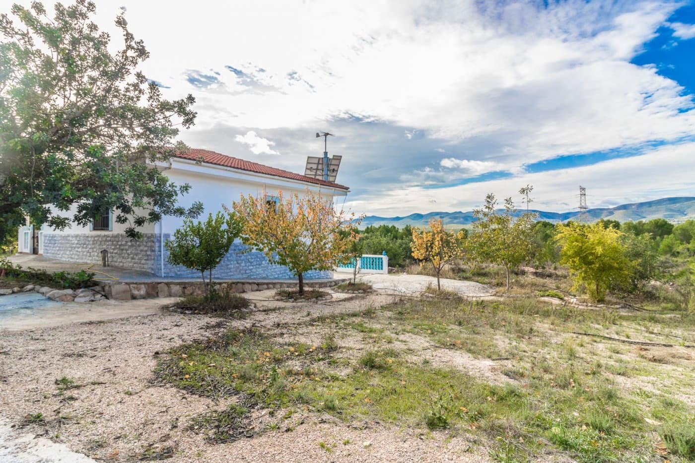 3 soveværelse Finca/Landehus til salg i Llombai med swimmingpool garage - € 185.000 (Ref: 7255043)