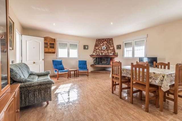 3 soveværelse Finca/Landehus til salg i Llombai med swimmingpool garage - € 185.000 (Ref: 7255043)