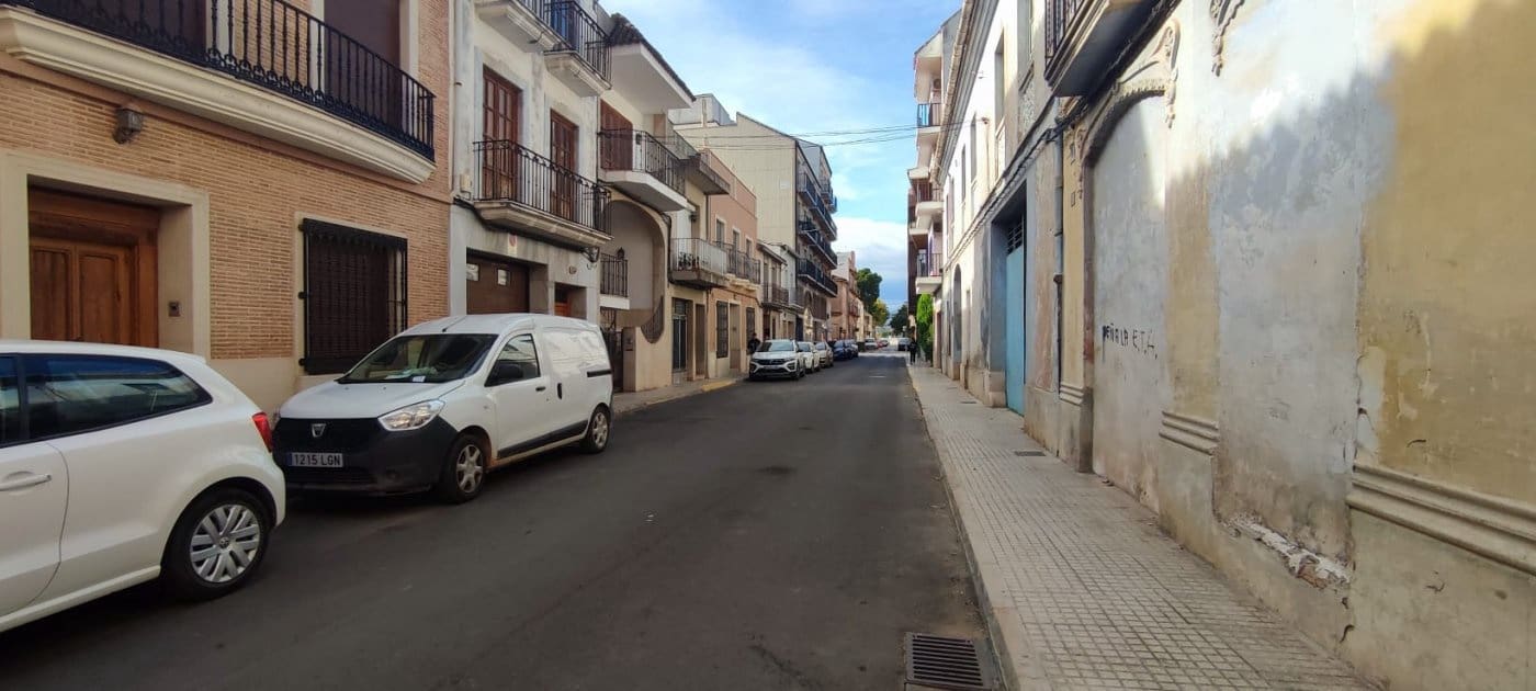 Ruine à vendre à Carlet - 95 000 € (Ref: 7266482)