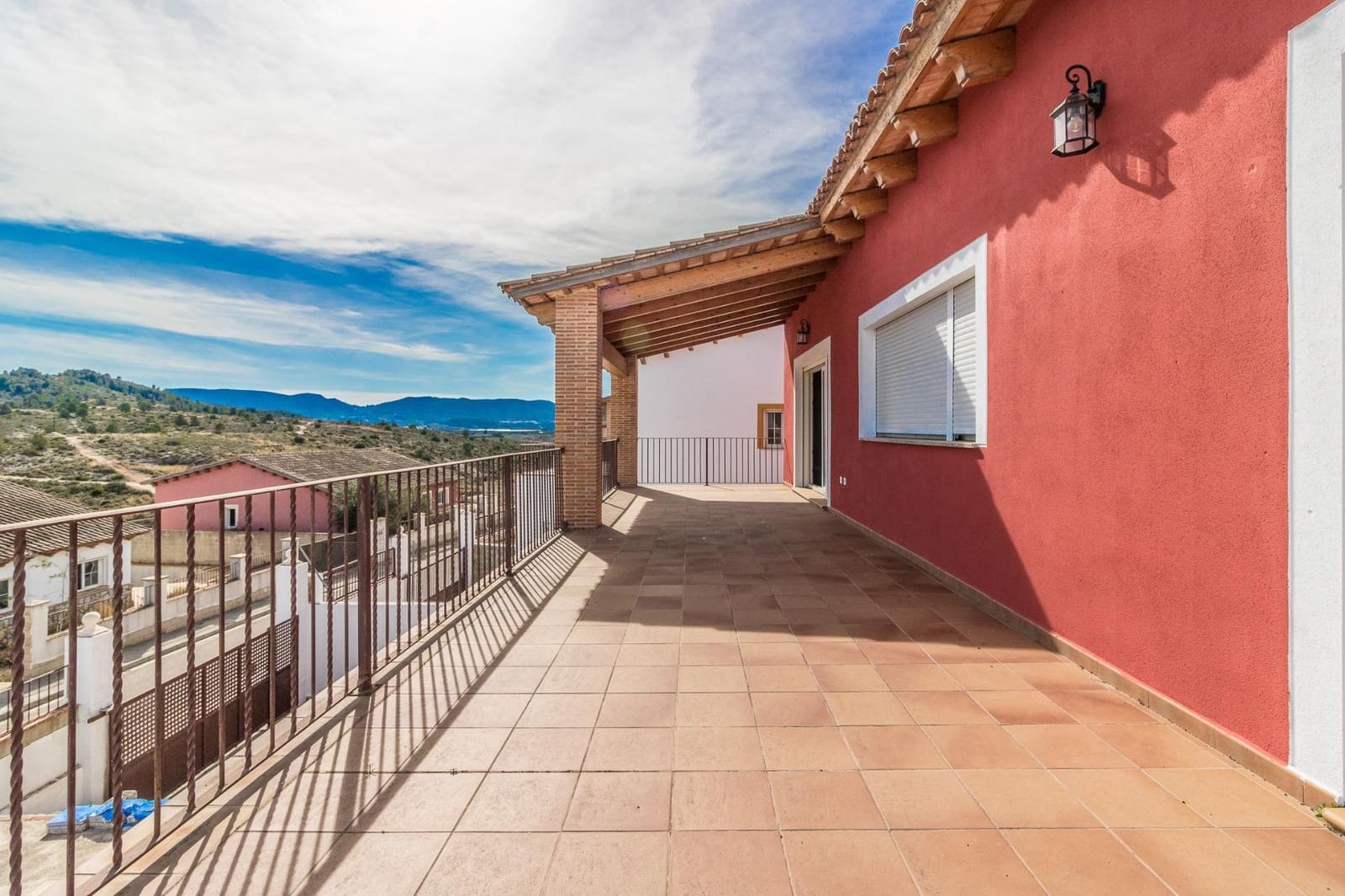 4 bedroom Villa for rent in L'Enova with pool garage - € 1,500 (Ref: 8120303)