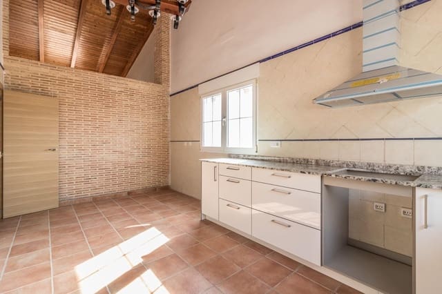 4 bedroom Villa for rent in L'Enova with pool garage - € 1,500 (Ref: 8120303)