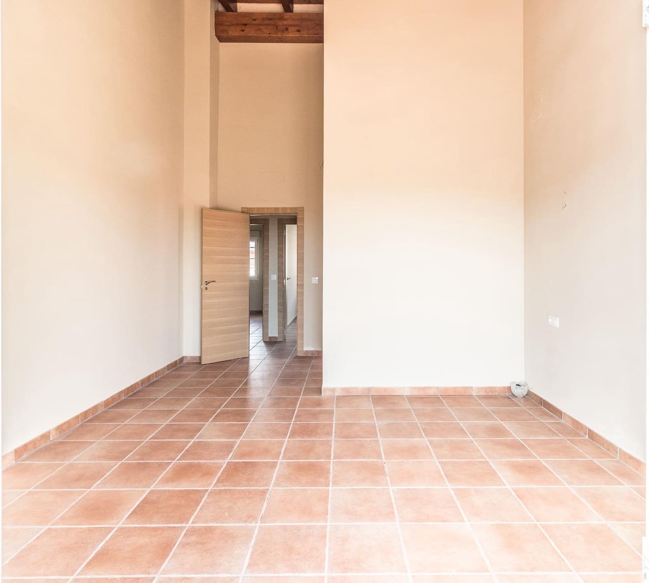 4 bedroom Villa for rent in L'Enova with pool garage - € 1,500 (Ref: 8120303)