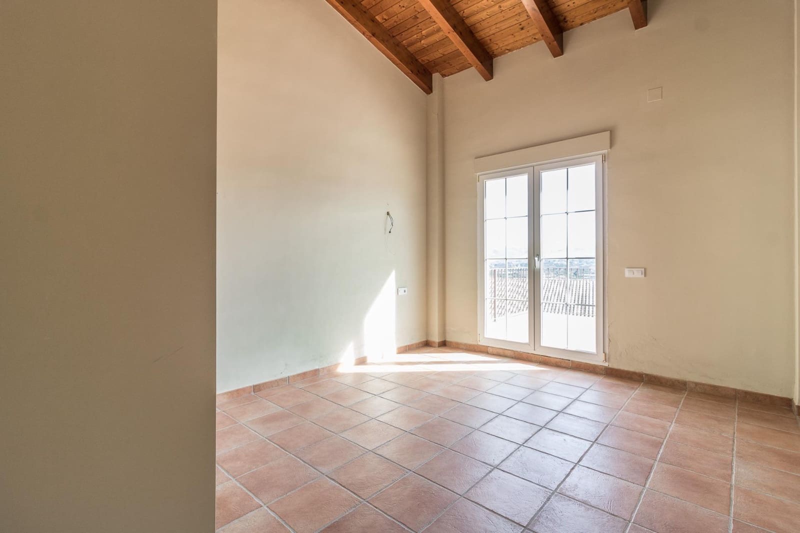 4 bedroom Villa for rent in L'Enova with pool garage - € 1,500 (Ref: 8120303)