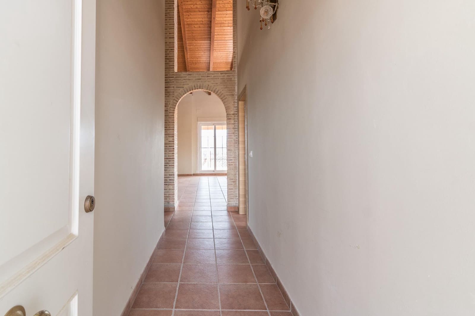 4 bedroom Villa for rent in L'Enova with pool garage - € 1,500 (Ref: 8120303)